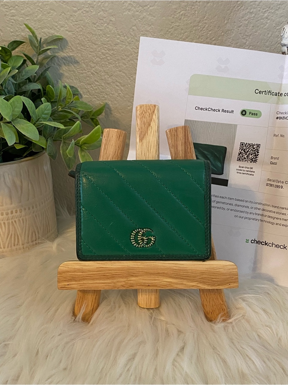 Gucci Green Quilted Card Holder with GG Emblem